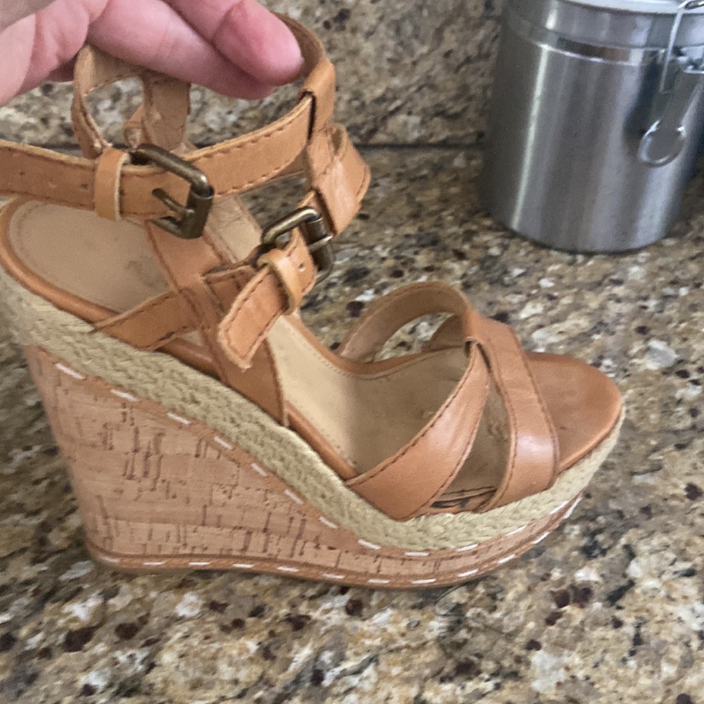 Nine West  NWBOTTOS, Natural  size 6 1/2 real leather camel tan  5 inch wedge